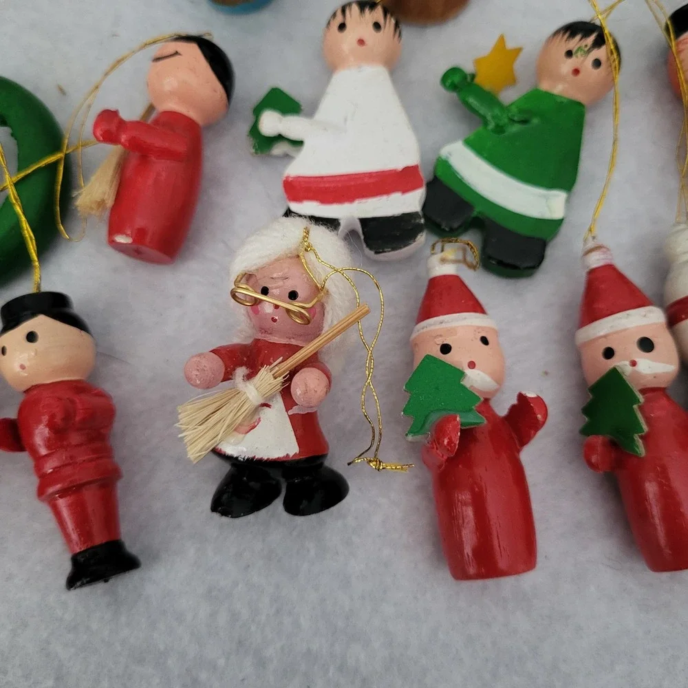 Vtg Wooden Mini Christmas Tree Ornament Lot Of 32 Soldier Santa Mrs Claus Angels